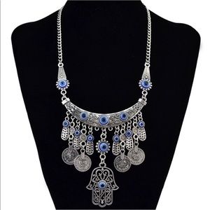 Eye catching statement necklace